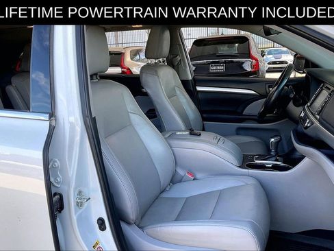 Used 2019 Toyota Highlander XLE image 10