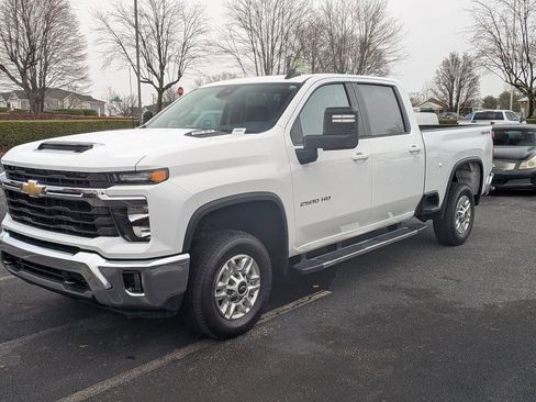 Used 2025 Chevrolet Silverado 2500 LT w/ Convenience Package image 5