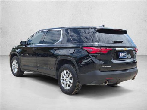 Used 2022 Chevrolet Traverse LS FWD image 7