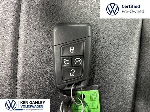 Used 2024 Volkswagen Tiguan SE R-Line AWD/4WD image 12