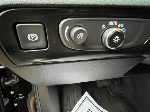 Used 2021 Buick Enclave Avenir w/ Avenir Technology Package AWD/4WD image 12
