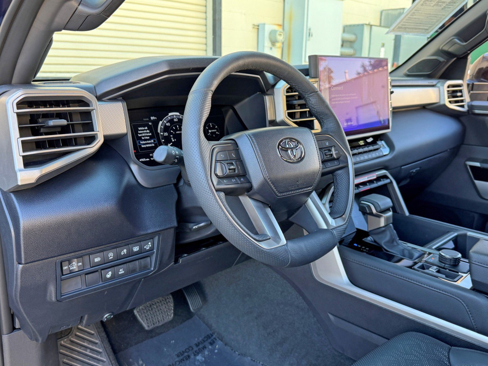 Used 2025 Toyota Tundra Limited AWD/4WD image 14