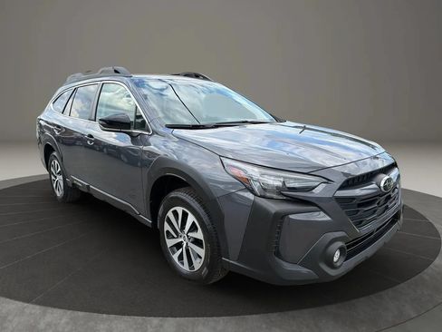 Used 2023 Subaru Outback Premium AWD/4WD image 3