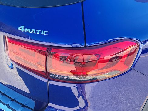 Used 2021 Mercedes-Benz GLB 250 GLB 250 image 9