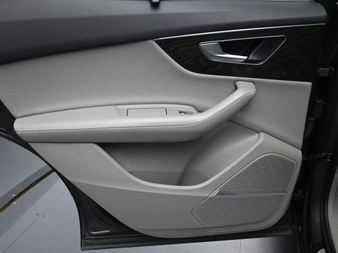 Used 2021 Audi Q7 3.0T Premium Plus w/ Executive Package image 23