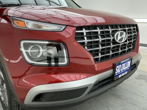 Used 2025 Hyundai Venue SEL image 27