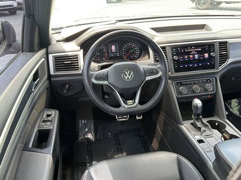 Used 2021 Volkswagen Atlas Cross Sport SE FWD image 18