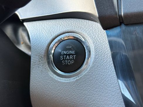 Used 2016 Toyota Sienna XLE w/ XLE Navigation Package FWD image 34