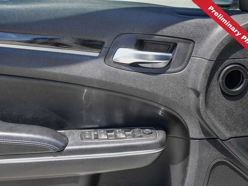Used 2016 Chrysler 300 Limited RWD image 16