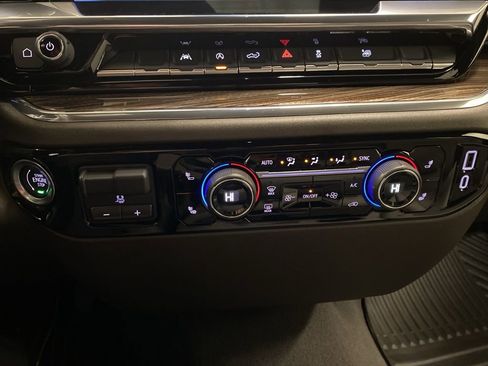 Used 2025 Chevrolet Silverado 1500 LT image 20