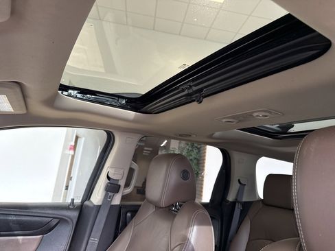 Used 2016 GMC Acadia SLT w/ Open Road Package image 13