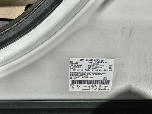 Used 2016 Ford Explorer XLT w/ Equipment Group 202A image 33