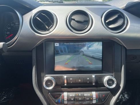 Used 2018 Ford Mustang Premium image 19
