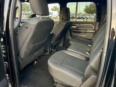 Used 2019 RAM 2500 Big Horn w/ Black Appearance Package image 12