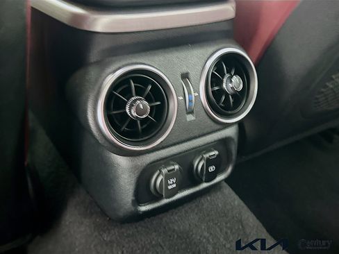 Used 2020 Kia Stinger GT image 23