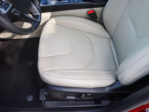 Used 2019 Ford Edge Titanium w/ Equipment Group 301A FWD image 16
