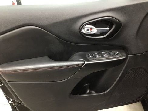 Used 2022 Jeep Cherokee Trailhawk w/ Trailer Tow Group image 8