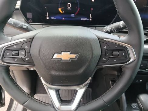 Used 2024 Chevrolet TrailBlazer LT w/ LT Cold Weather Package FWD image 39