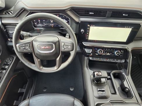 Used 2024 GMC Sierra 1500 AT4 w/ Technology Package AWD/4WD image 28