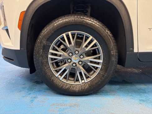 New 2026 Chevrolet Traverse LT image 15