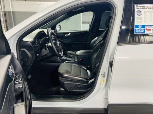 Used 2025 Ford Escape ST-Line Select AWD/4WD image 20