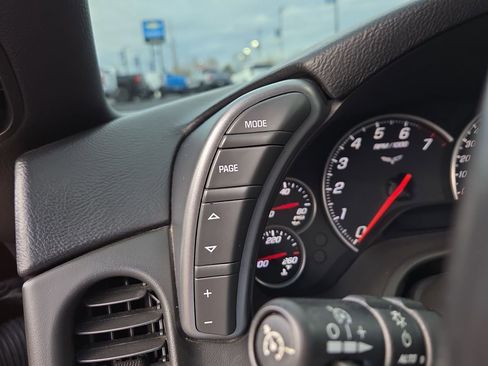 Used 2006 Chevrolet Corvette Coupe w/ Preferred Equipment Group image 24