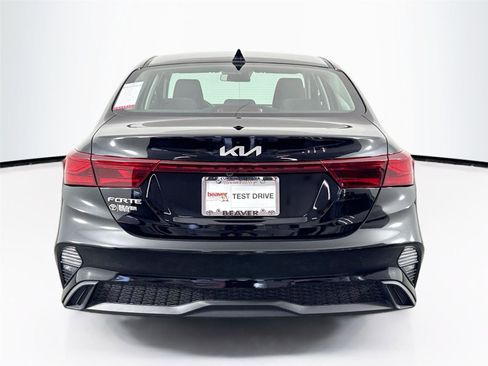 Used 2024 Kia Forte LXS image 7