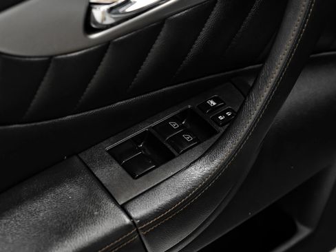 Used 2017 INFINITI QX70 AWD w/ Premium Package image 56