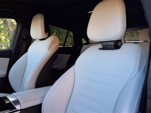 Used 2024 Mercedes-Benz GLC 300 4MATIC image 14