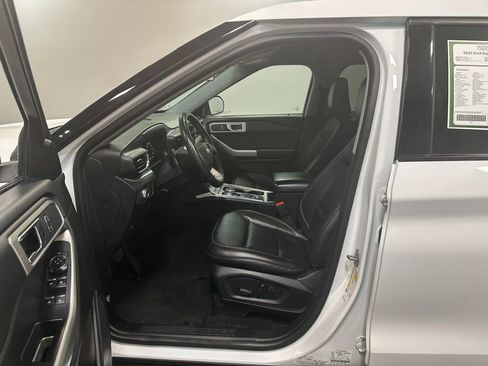 Used 2022 Ford Explorer XLT image 58