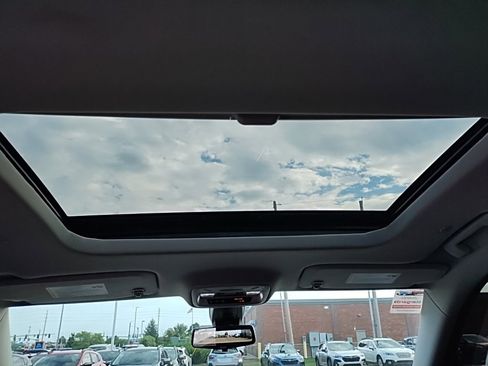 Used 2020 Chevrolet Traverse RS image 47