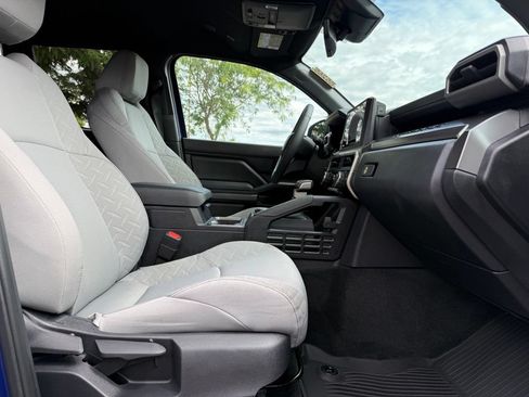 Certified 2025 Toyota Tacoma SR5 AWD/4WD image 20