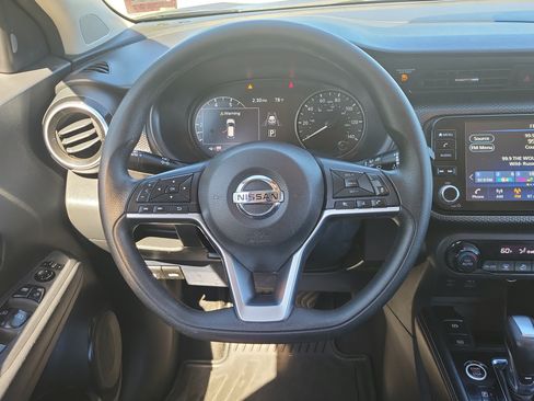 Used 2021 Nissan Kicks SV FWD image 21
