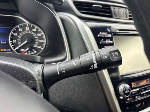 Used 2020 Nissan Murano S w/ Technology Package image 32