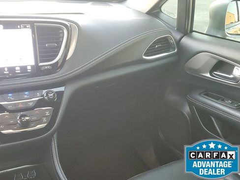 Used 2021 Chrysler Pacifica Limited w/ Premium & Safety Sphere Group image 28