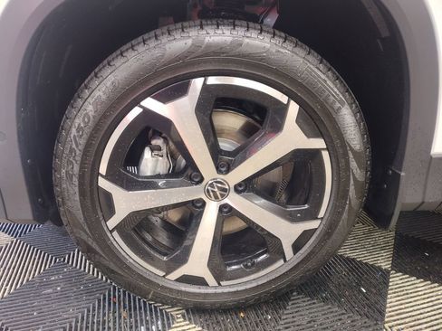 New 2026 Volkswagen Tiguan SE image 5
