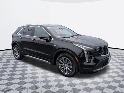 Certified 2020 Cadillac XT4 Premium Luxury w/ Cold Weather Package AWD/4WD image 3