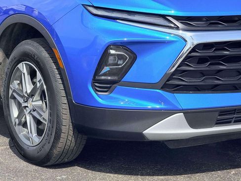 Used 2025 Chevrolet Blazer LT FWD image 5