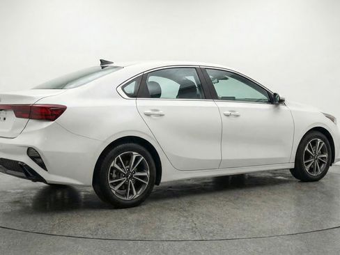 Used 2024 Kia Forte LXS FWD image 9