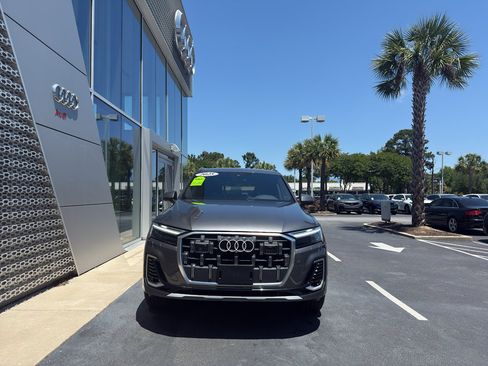 Used 2025 Audi Q7 2.0T Premium w/ Convenience Package AWD/4WD image 2