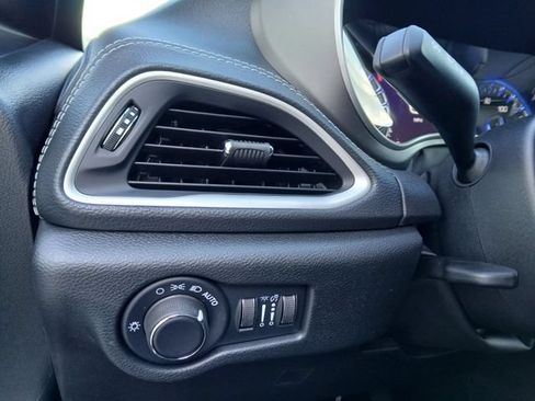 New 2027 Chrysler Pacifica Limited AWD/4WD image 35