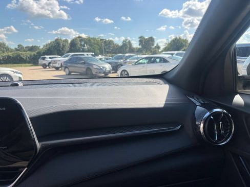 Used 2025 Chevrolet Equinox LT FWD image 36