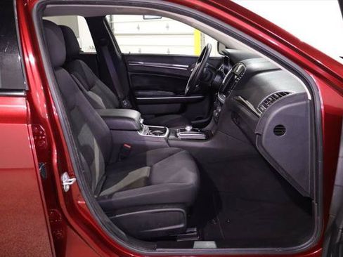 Used 2022 Chrysler 300 Touring w/ Sport Appearance Package RWD image 30