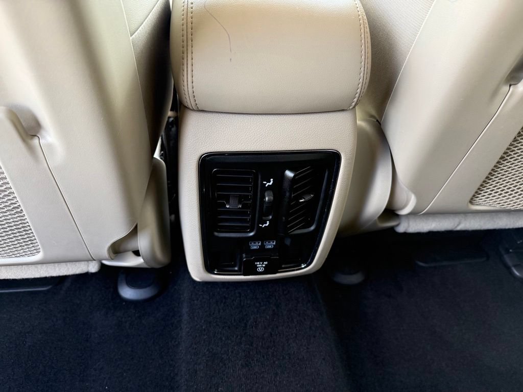 Used 2021 Jeep Grand Cherokee Limited AWD/4WD image 17