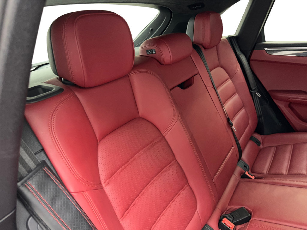 Used 2021 Porsche Macan Turbo AWD/4WD image 41