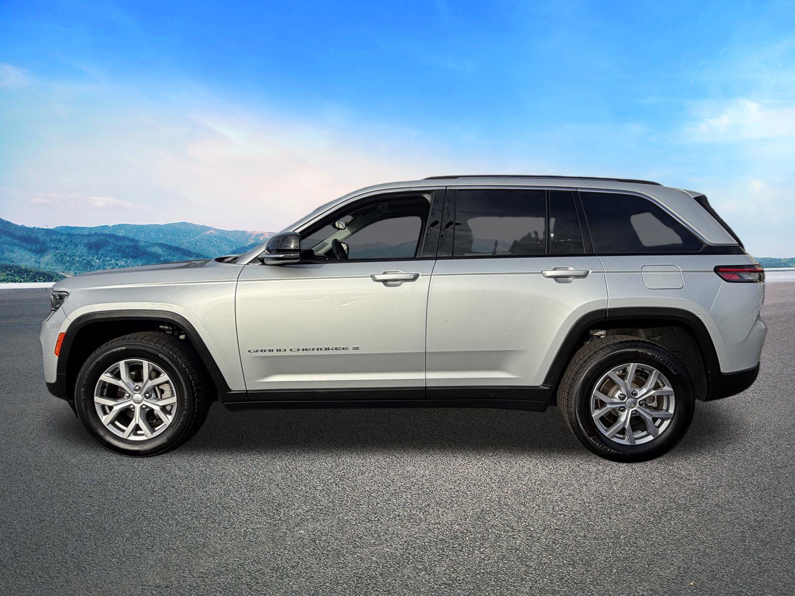 Used 2022 Jeep Grand Cherokee Limited RWD image 6