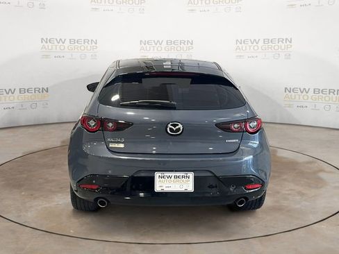 Used 2022 MAZDA MAZDA3 s image 4