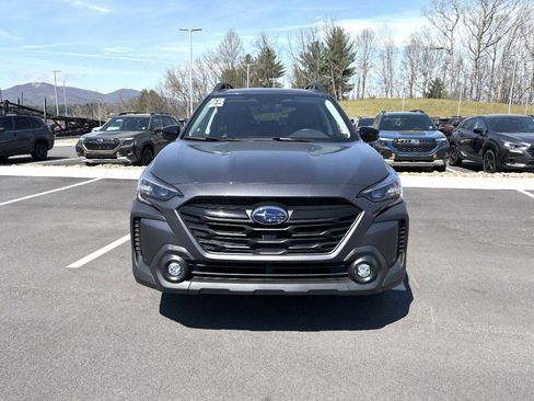 Used 2025 Subaru Outback Onyx Edition image 2