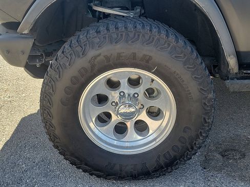 Used 2023 Ford Bronco Everglades image 5