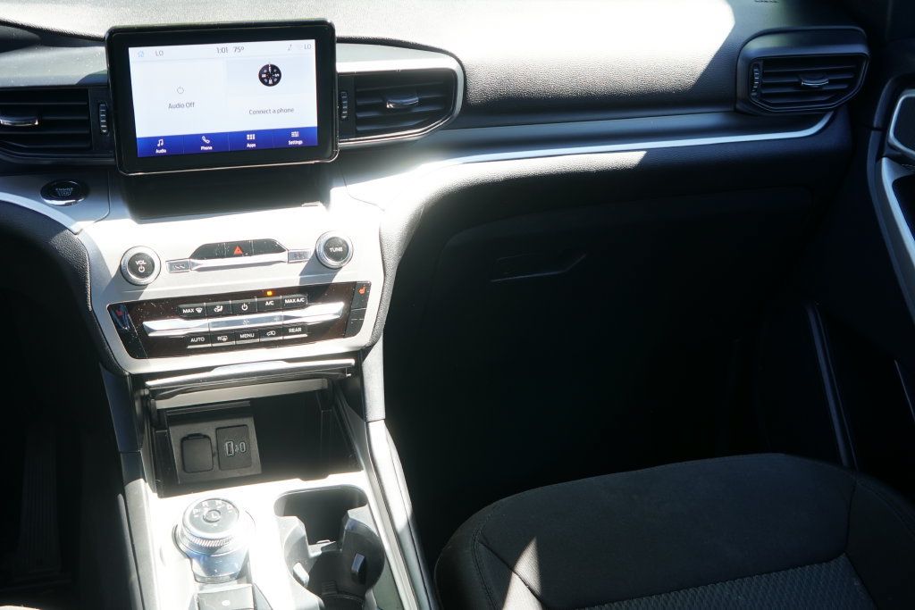 Used 2022 Ford Explorer XLT AWD/4WD image 24